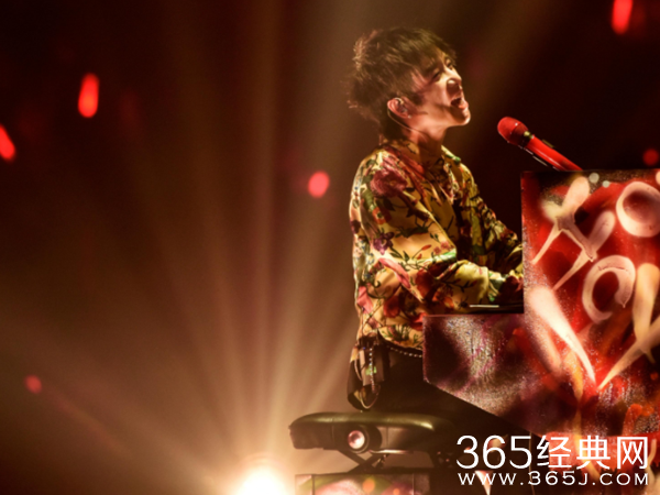 华晨宇演唱会门票三秒售罄 本尊没抢到遭粉丝调戏