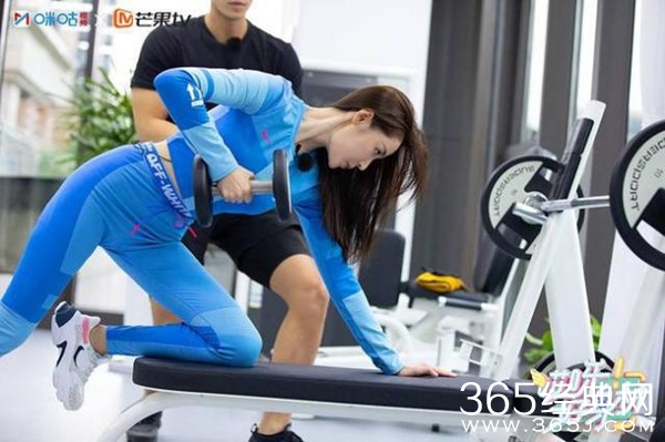 《哎呀好身材》张天爱吃炸鸡就吃2小口鸡肉丝,