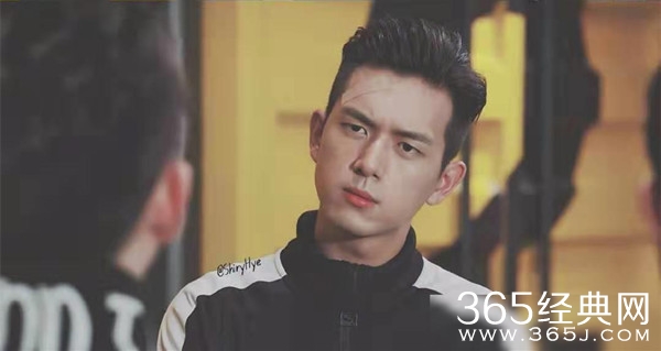 追星迷弟上线 李现和波波维奇同框合影