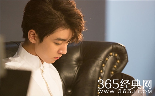 《时尚大师》第二季开播 王俊凯前来助阵