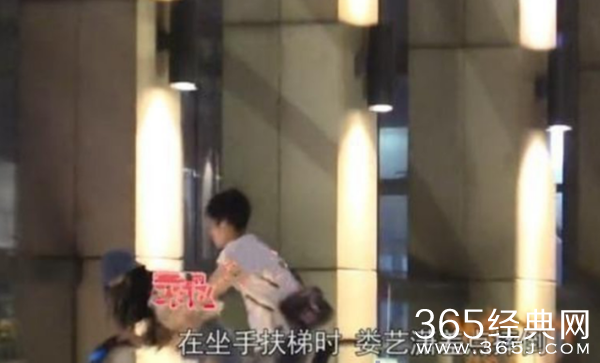 娄艺潇新恋情曝光 疑似已与小男友同居