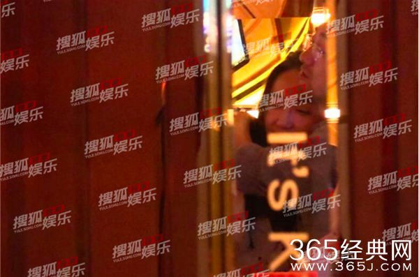 娄艺潇新恋情曝光 疑似已与小男友同居