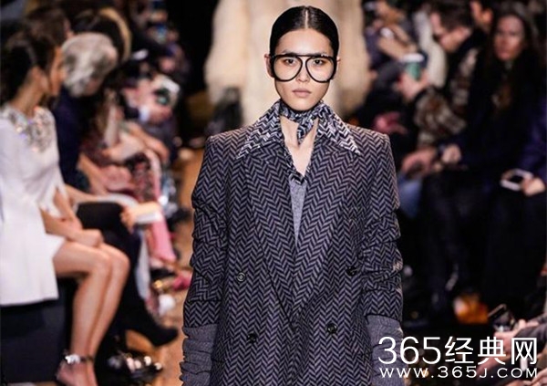 与解约风波有关？刘雯首次缺席2019时装周