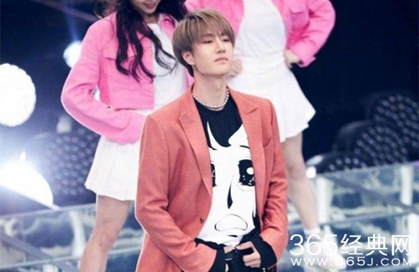 王一博跳101女团主题曲舞 女团舞也毫无问题！