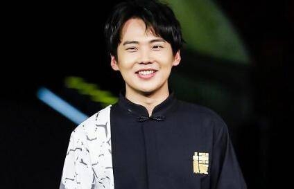 跨界设计师郭麒麟 德云社“太子”进军时装设计?