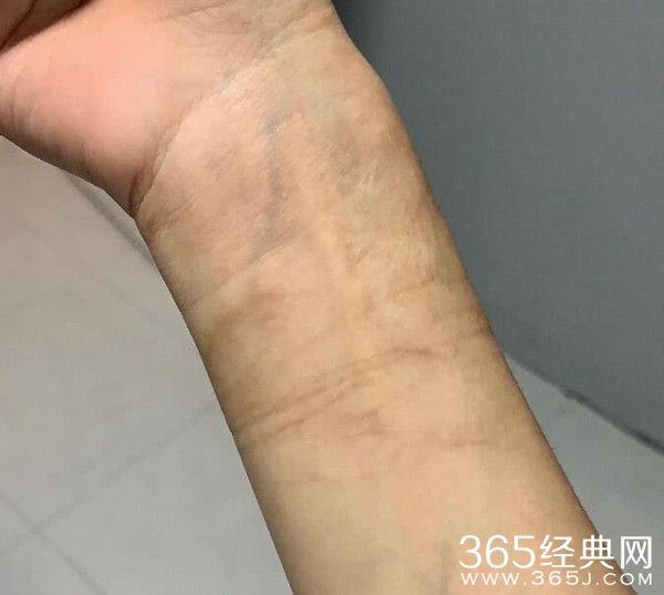 大闹火车站女星刘露再次发文 斥媒体夸大事实