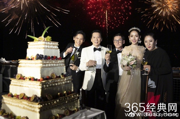 郭碧婷婚礼全身珠宝超千万 皇冠钻戒价值连城