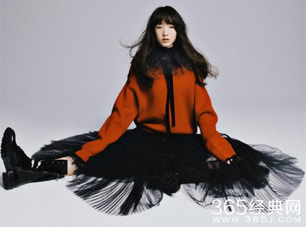 小s女儿厌世脸十分高级 妈妈小s:一脚就飞踢过去