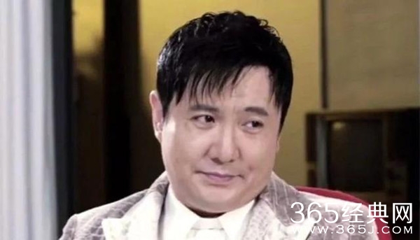 沈腾又双叒叕胖了 网友：连褶子都撑没了