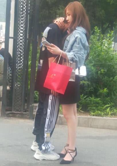 UNINE官博方发声明 否认李振宁张天馨恋情传闻