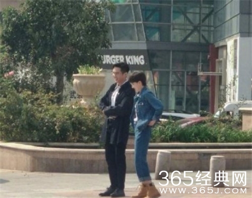 张若昀焦俊艳《法医秦明》后再合作 拍摄现场人潮涌动