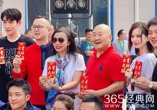 刘诗诗朱一龙首次合作 《亲爱的自己》正式开机