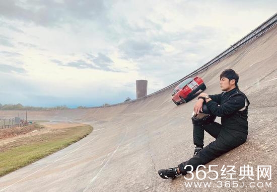 周杰伦再现神车技 再战荧幕监制新赛车电影