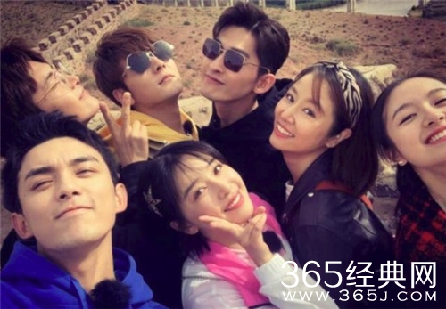 陈翔晒亲爱的客栈3合影 最“年轻”的一季