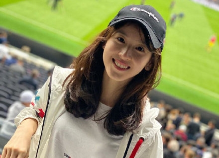 被质疑留学每天都在玩?章泽天正面回怼网友