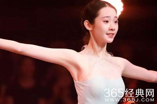 《少年的你》胡小蝶的死因是什么？