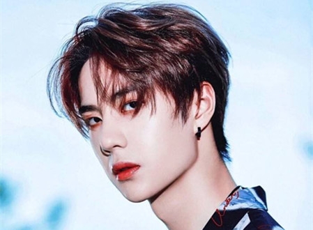 大火的王一博在《天天向上》依旧很少说话 王一博是独生子吗