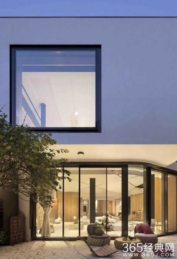 江一燕获奖别墅竟是她的私人别墅 内部客厅有鱼池十分豪华