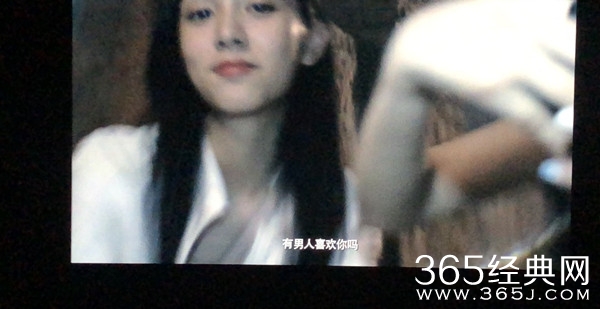 《少年的你》魏莱扮演者 北电校花周也眼神戏获赞