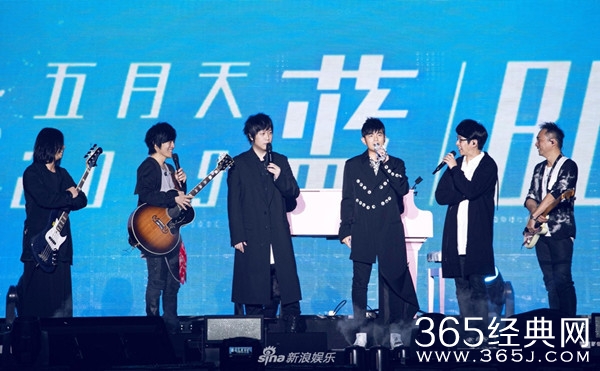 周杰伦调侃五月天前辈 粉丝大声合唱惹阿信吃醋