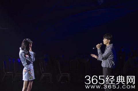 张恒秘密为郑爽写歌 郑爽感动落泪