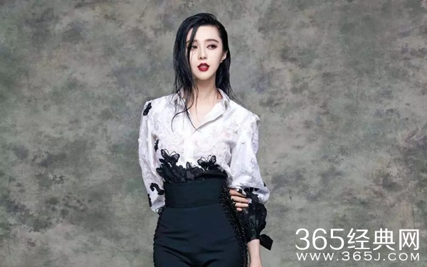 范冰冰一家现身机场 手上五千万鸽子蛋钻戒吸睛