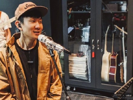 林俊杰吊水针头被出售 11名医护人员全部停职