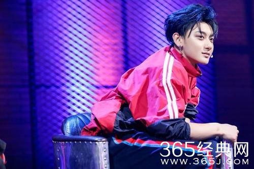 黄子韬深夜发文秒删 感慨音乐不出圈只能当戏子