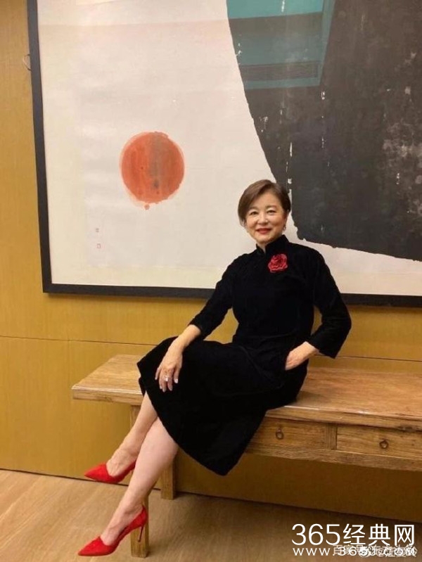 林青霞65岁庆生照曝光 老公恩爱现身力破谣传