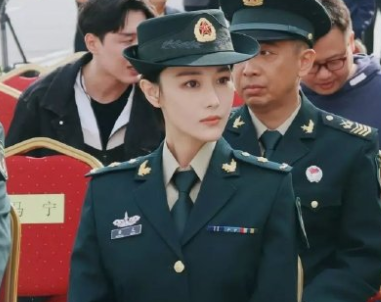 张馨予被喊军嫂 微博手写信件回应不敢以军嫂自居