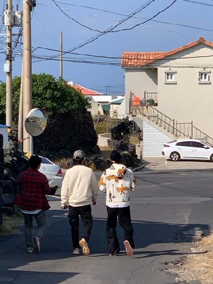 孔刘担任李栋旭脱口秀首位嘉宾