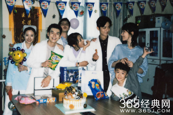 《余生请多指教》杀青照曝光 预计明年登录腾讯视频