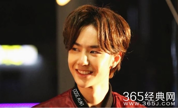 除了摩托和滑板 王一博即将搭档周九良说相声？