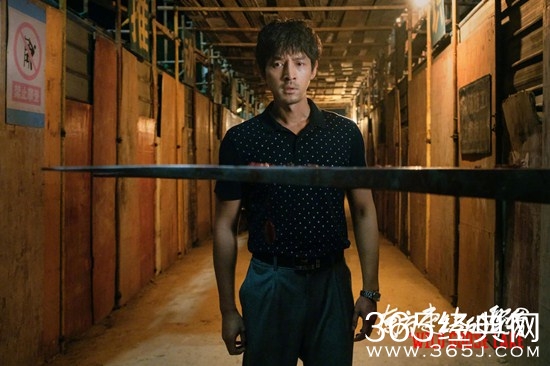 《南方车站的聚会》胡歌在电影中是主演吗？