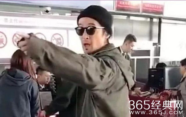 胡歌怒斥机场代拍 代拍究竟是什么工作？