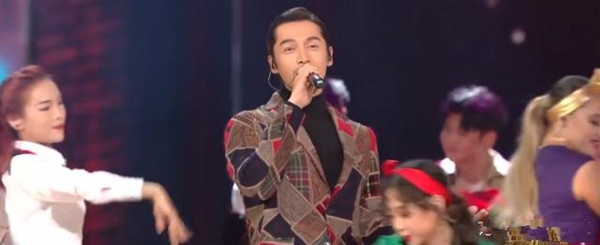 湖南卫视双十一晚会翻车现场 “死亡打光”得罪造型师