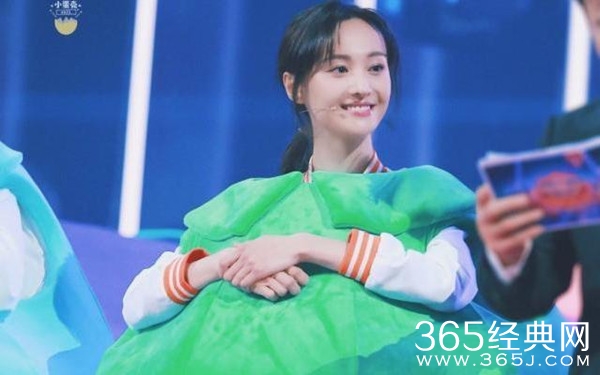 许魏洲神助攻 一脚把郑爽踹到第一名