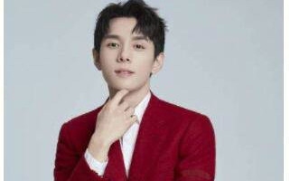 一夜成全网男闺蜜？李佳琦本人承认：月入七位数