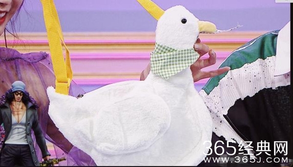 范丞丞公开粉丝送的礼物 只有想不到没有不敢送