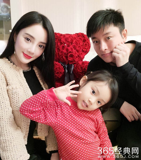 李小璐贾乃亮正式离婚 两人将共同抚养女儿甜馨