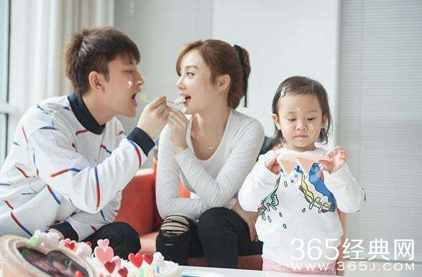 李小璐贾乃亮正式公布已经离婚 结束七年婚姻