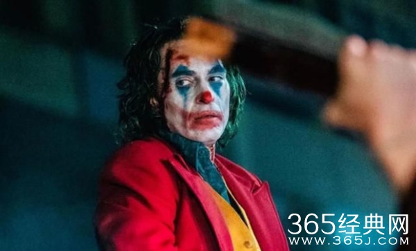 杰昆·菲尼克斯不反驳《小丑》粉丝对电影结局的理论