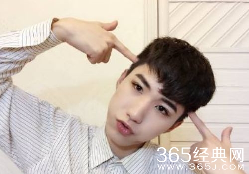 董子初内涵李佳琦 粉丝在直播间直言要李佳琦道歉？