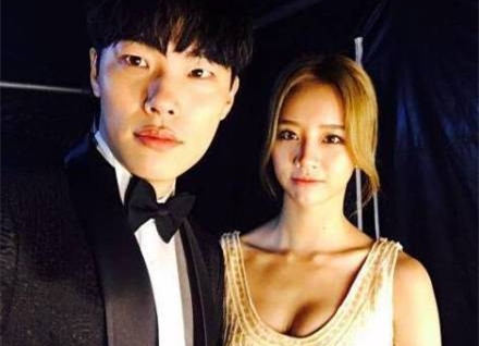 低调到被怀疑分手 李惠利回应:和柳俊烈还在一起