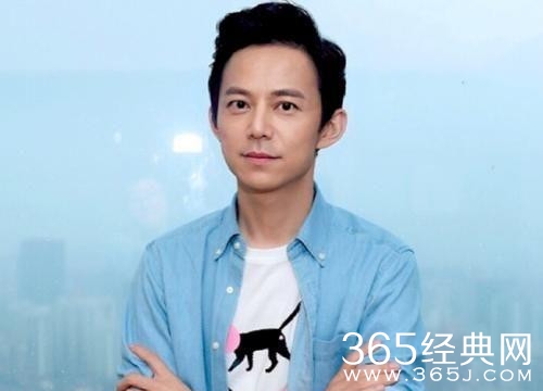 何炅否认只睡三小时 网友:好了，知道你年轻！