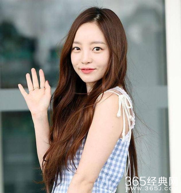 韩国娱乐圈是怎么了？具荷拉家中自杀身亡