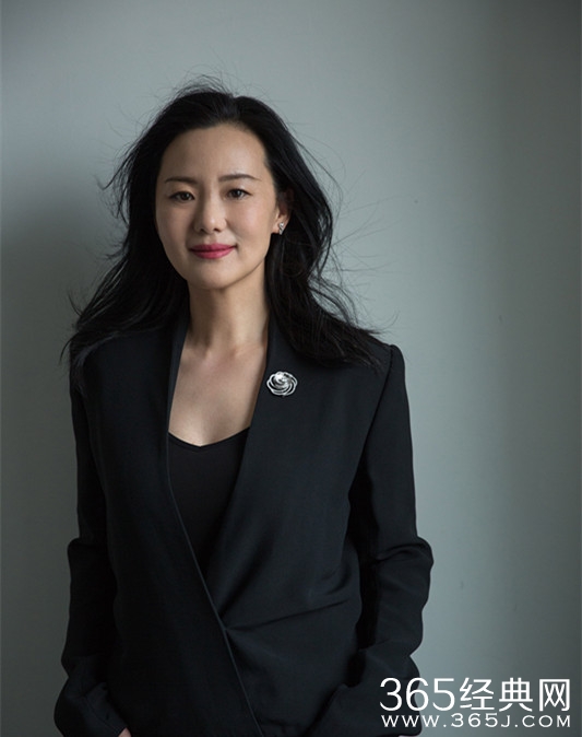 咏梅再获影后头衔 《小欢喜》杨杨妈妈收获大批路人缘