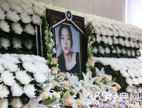 具荷拉留悲观纸条 呼吁不要造谣具荷拉死因