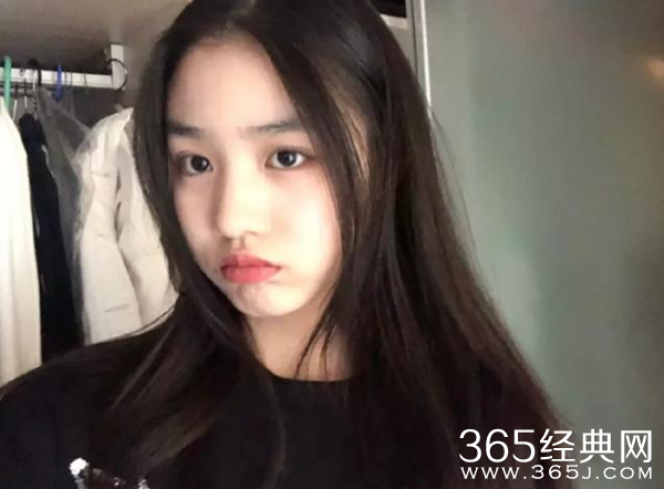 章子怡为继女庆生母女相处融洽 14岁小苹果颜值逆天