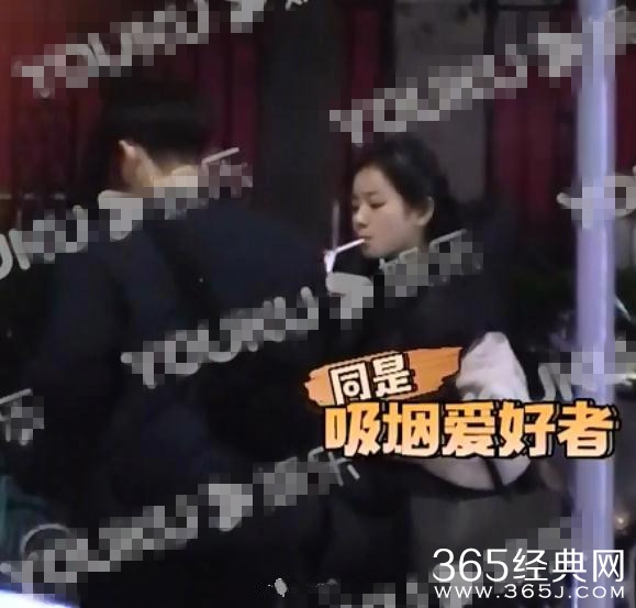 《小欢喜》英子扮演者 李庚希抽烟乱扔烟头被拍